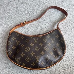 Louis Vuitton pochette croissant shoulder bag